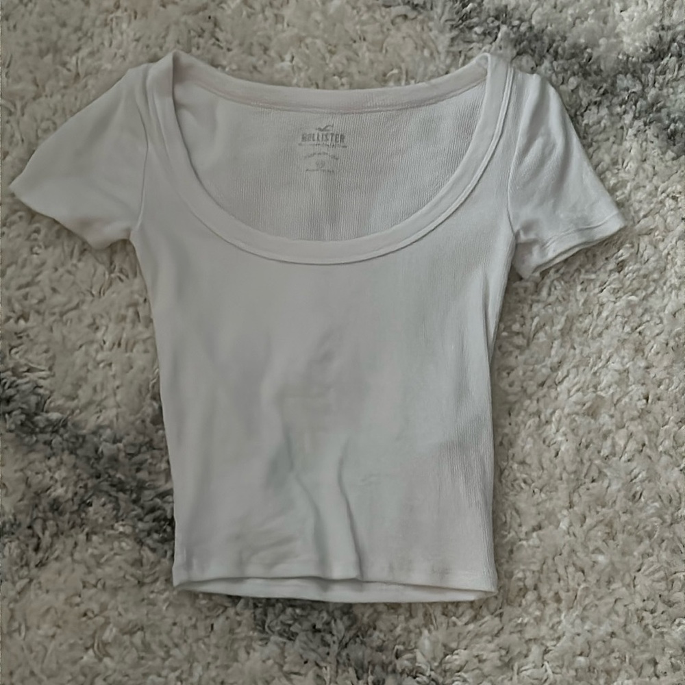 hollister tee